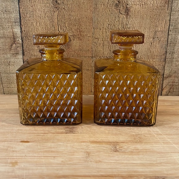 Vintage Mid-Century TILSO Japan Amber Glass Liquor Decanter Set. - Picture 1 of 8